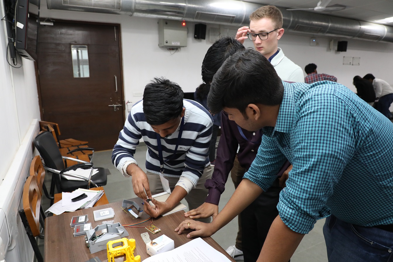 PHASE 2020: Indo-UK workshop on applied photonics concludes at IITGN